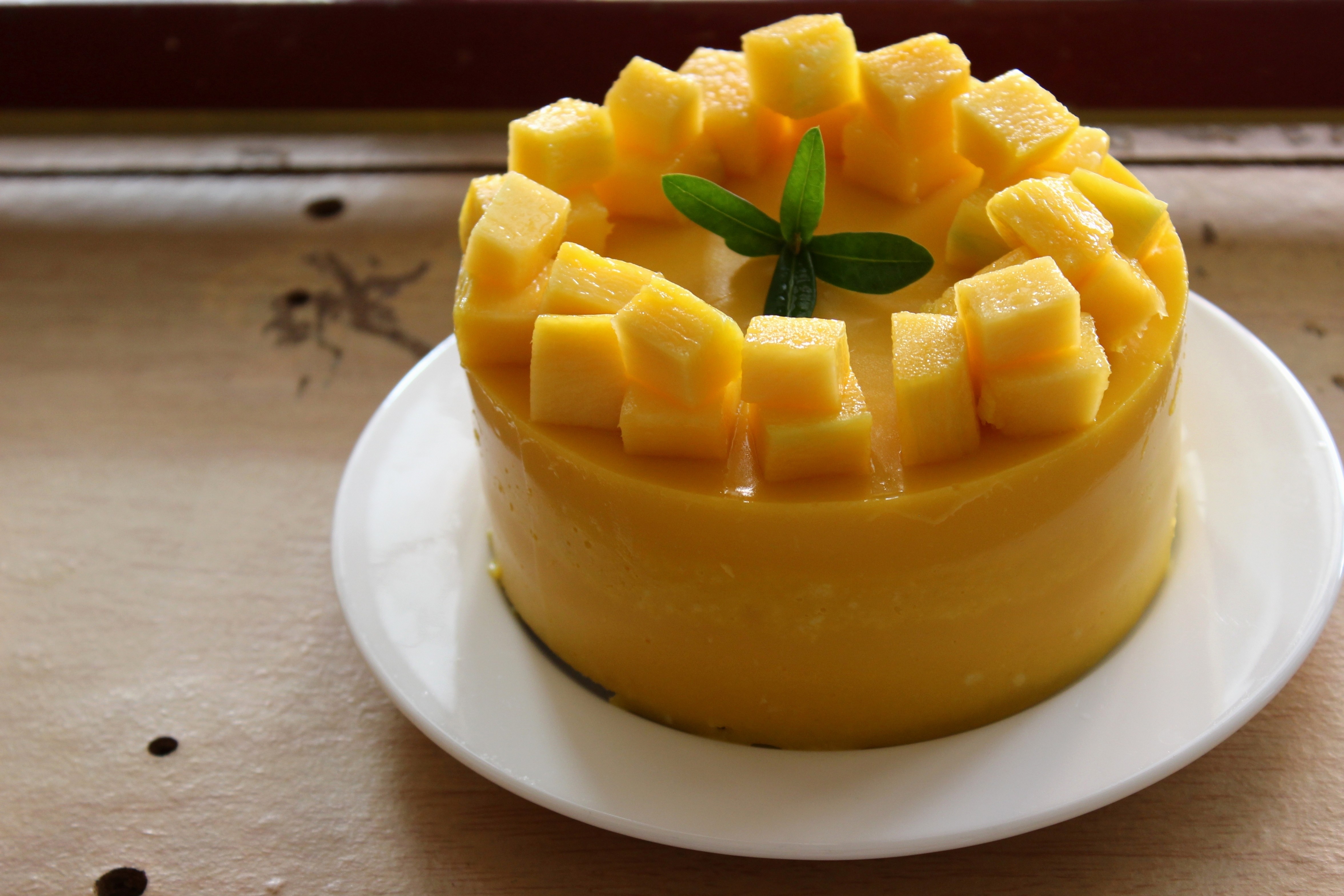 Mango mousse cake portos